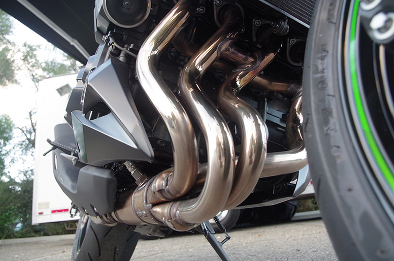 Illustration for article titled Ride Review: The 2015 Kawasaki Z800 Is A Sportbike Wasting Time Trying To Be Comfortable